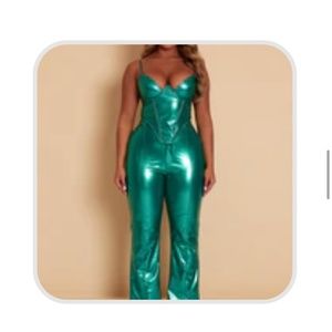 Mars the Label- FIT AND FLARE TROUSERS - THE GREEN ONE